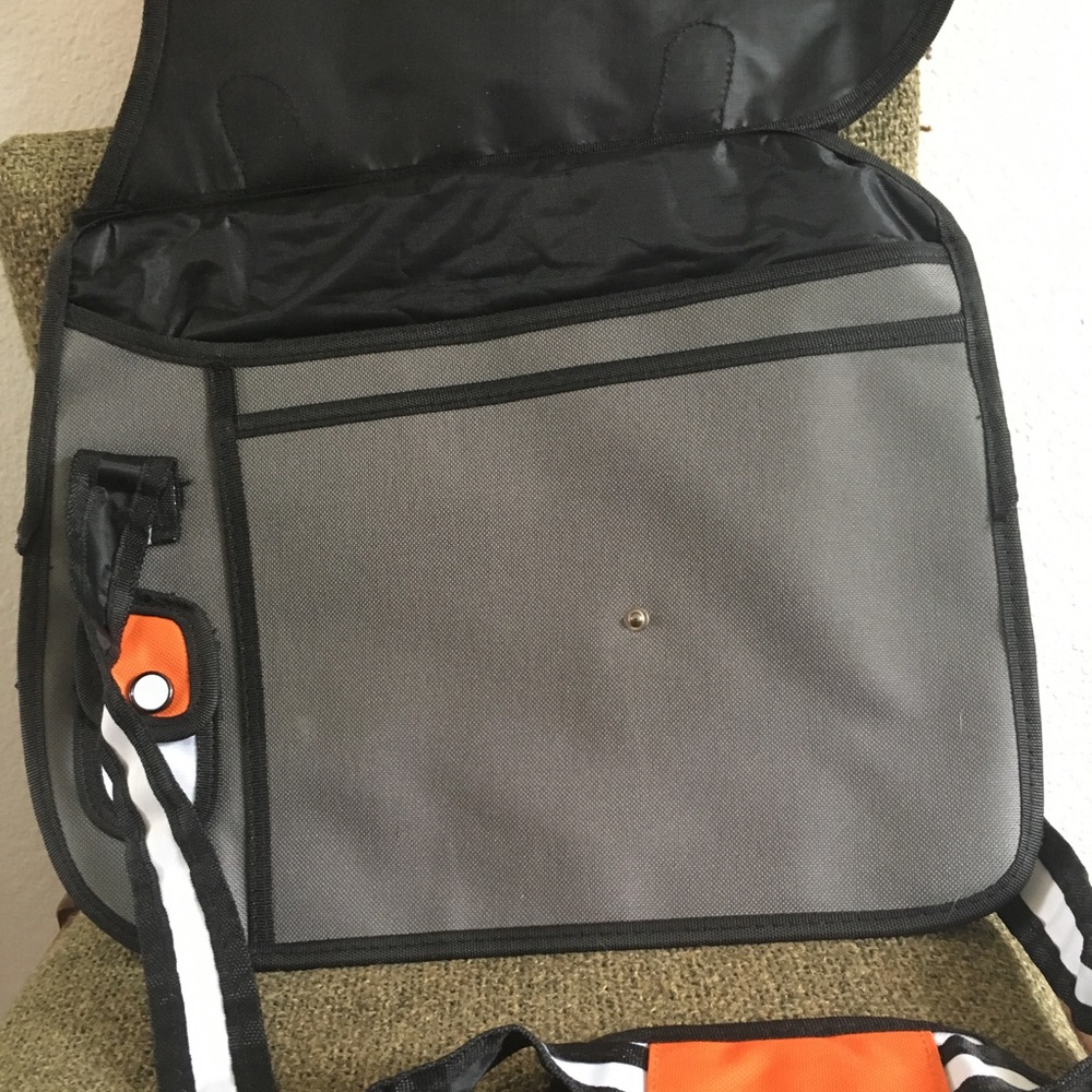 3D unique style laptop bag - Picture 2 of 3